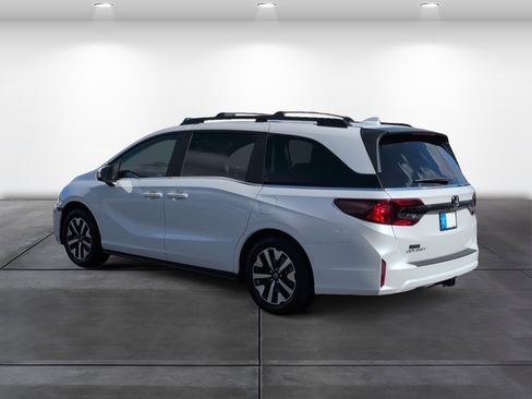New 2026 Honda Odyssey EX-L image 3