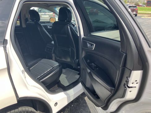 Used 2016 Ford Edge SEL w/ Equipment Group 201A AWD/4WD image 21