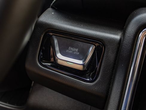 Used 2025 GMC Yukon Denali AWD/4WD image 37