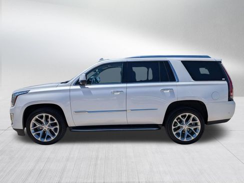 Used 2020 Cadillac Escalade Premium Luxury AWD/4WD image 3