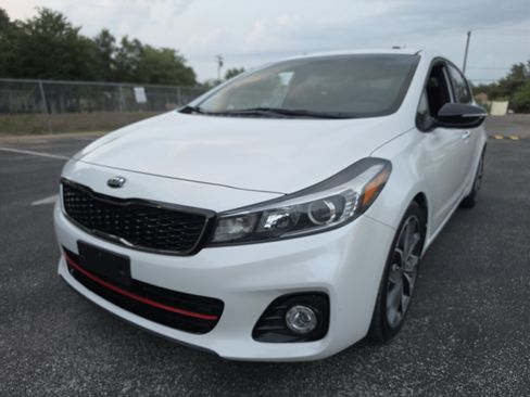 Used 2017 Kia Forte SX FWD image 3