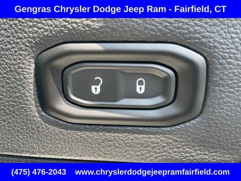 Certified 2025 Jeep Wrangler Unlimited Sahara w/ Safety Group AWD/4WD image 19