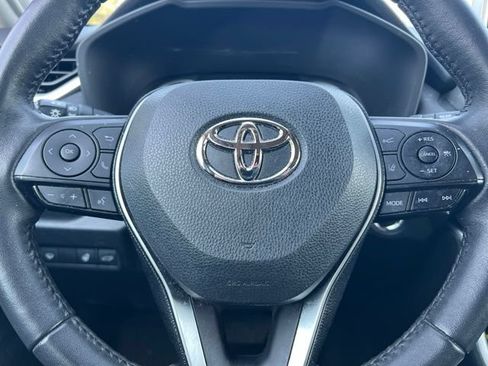 Used 2021 Toyota RAV4 XLE Premium FWD image 21
