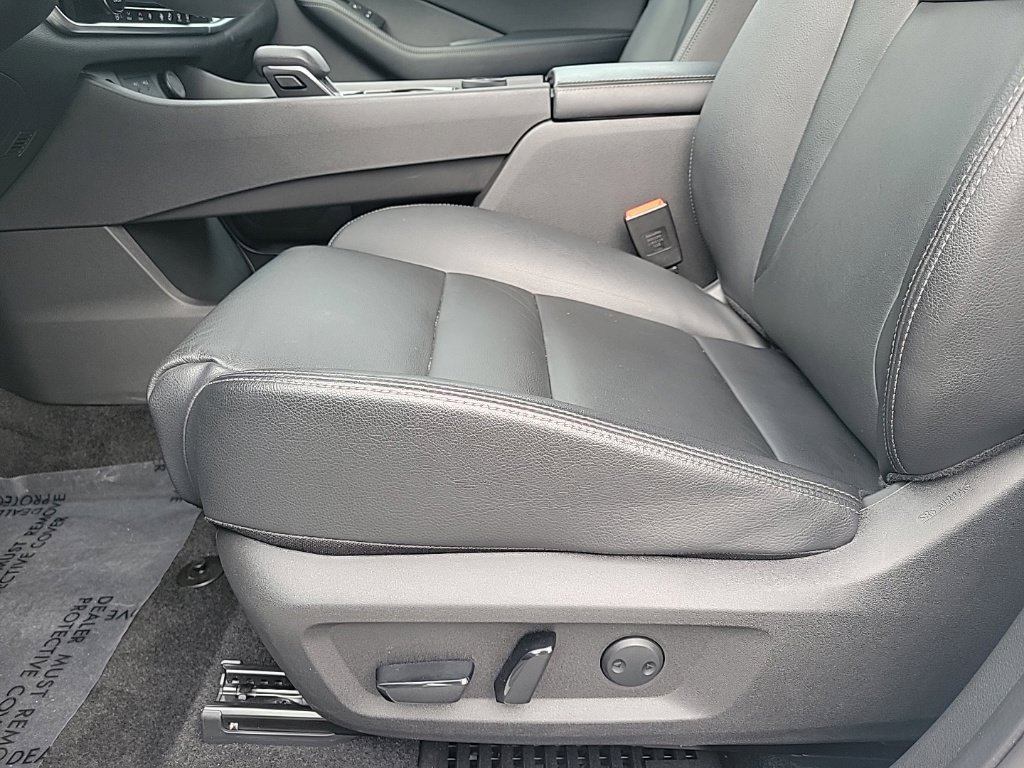 Certified 2024 Nissan Rogue SL w/ SL Premium Package AWD/4WD image 13