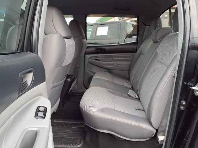 Used 2015 Toyota Tacoma PreRunner w/ TRD Off-Road Package RWD image 24