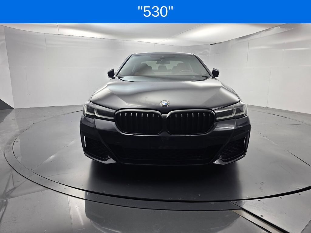 Used 2021 BMW 530i w/ M Sport Package RWD image 2