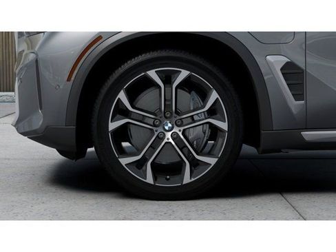 New 2026 BMW X5 xDrive50e w/ Climate Comfort Package AWD/4WD image 7