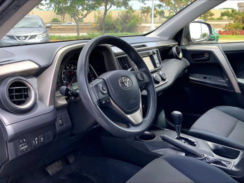Used 2015 Toyota RAV4 LE AWD/4WD image 14