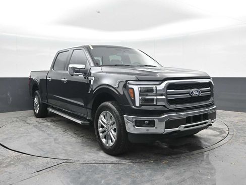Used 2025 Ford F150 Lariat w/ Equipment Group 501A Mid AWD/4WD image 7