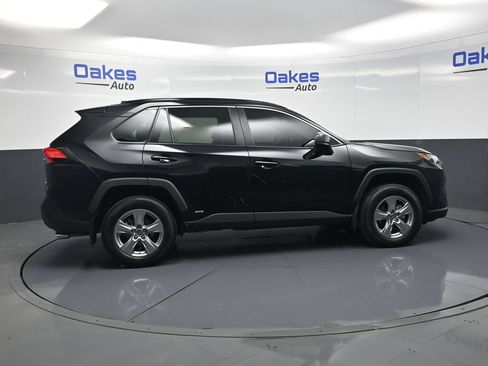 Used 2024 Toyota RAV4 LE AWD/4WD image 9