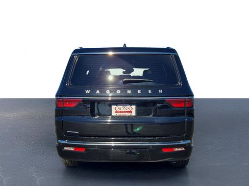 Used 2023 Jeep Wagoneer 4WD w/ Premium Group I image 8