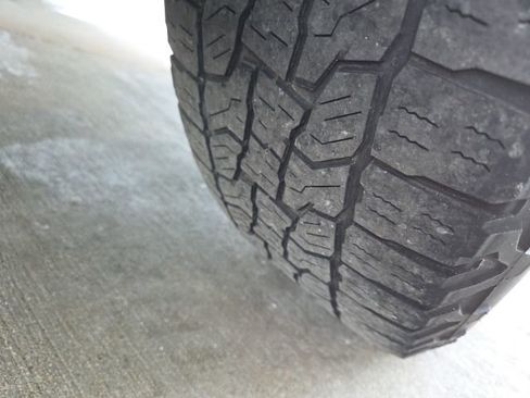 Used 2022 Ford Explorer XLT image 65