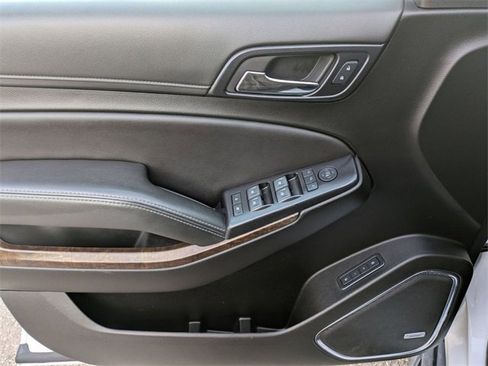 Certified 2020 Chevrolet Suburban LT w/ Luxury Package image 14