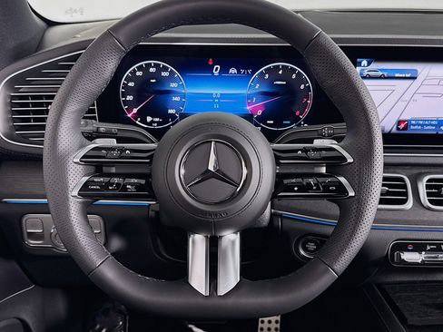 New 2026 Mercedes-Benz GLS 580 4MATIC image 18