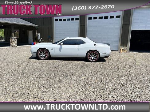 Used 2020 Dodge Challenger SRT Hellcat w/ Plus Package RWD image 6