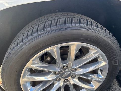 Used 2019 Cadillac Escalade ESV Platinum image 31