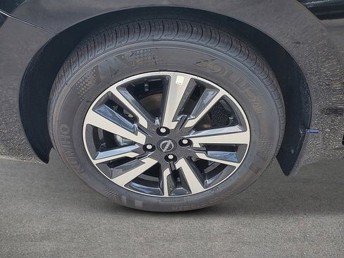 New 2025 Nissan Versa SV w/ Trunk Package image 10