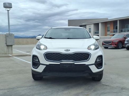 Used 2021 Kia Sportage LX image 2