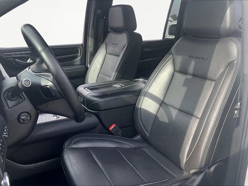 Used 2023 GMC Yukon XL Denali image 24