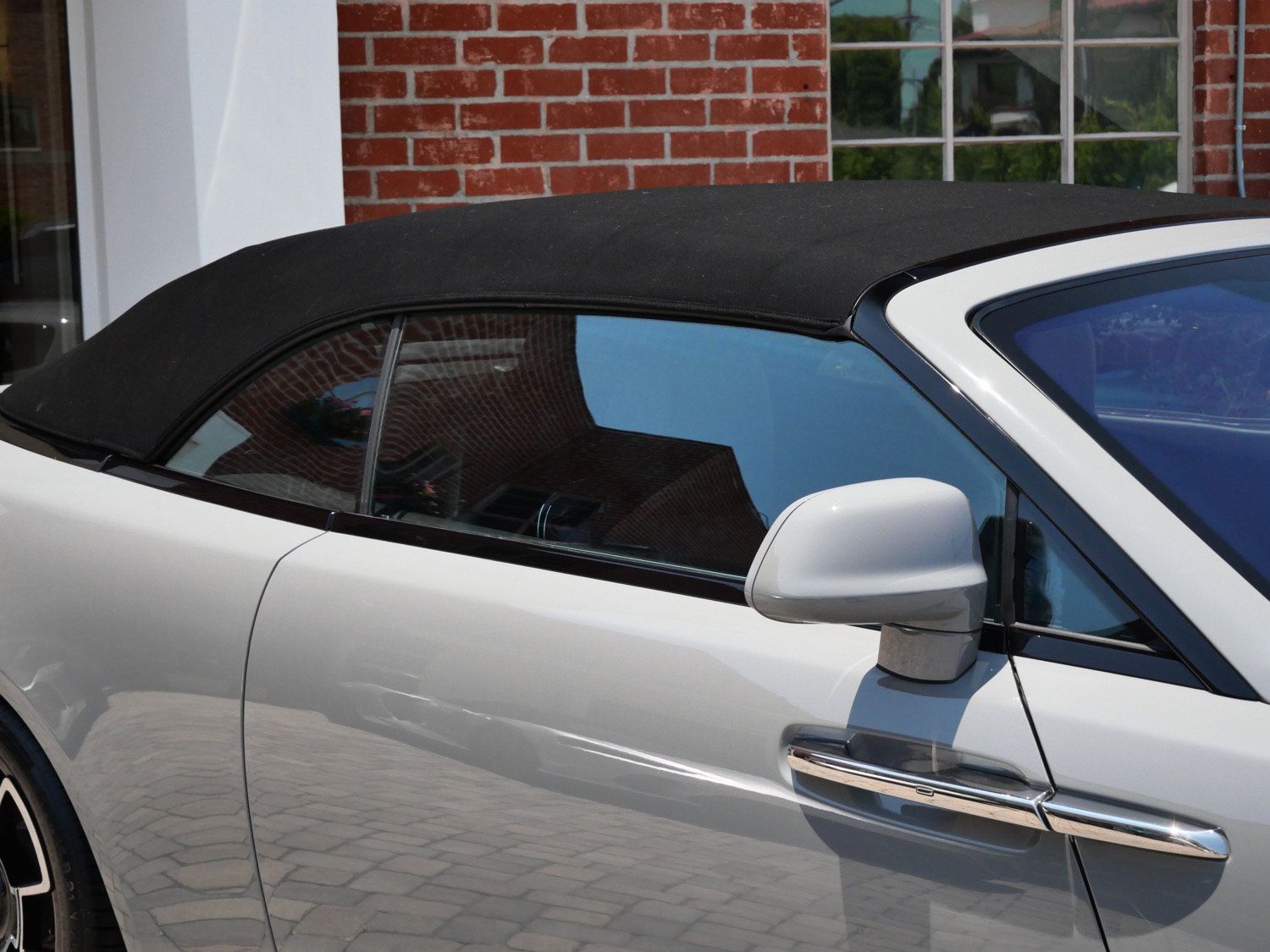 Certified 2018 Rolls-Royce Dawn RWD image 13