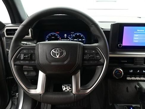 Used 2025 Toyota Tacoma TRD Sport RWD image 7