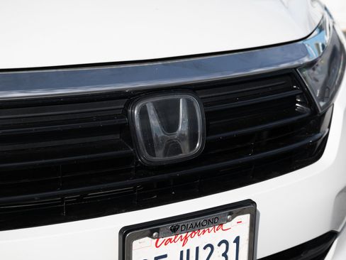 Used 2023 Honda Odyssey Elite image 60