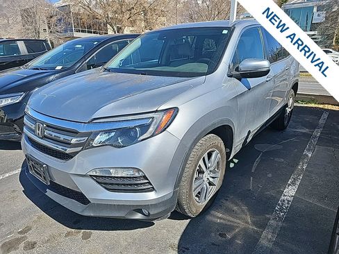 Used 2017 Honda Pilot EX-L image 2