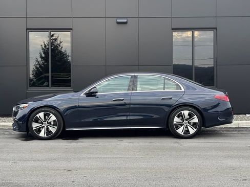Used 2026 Mercedes-Benz E 350 4MATIC Sedan image 4