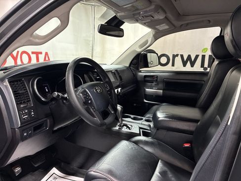 Used 2020 Toyota Sequoia TRD Pro AWD/4WD image 27