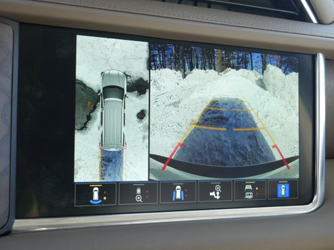 Used 2024 GMC Yukon Denali w/ Max Trailering Package image 24