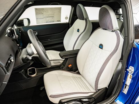 New 2026 MINI Cooper 2-Door Hardtop FWD image 21