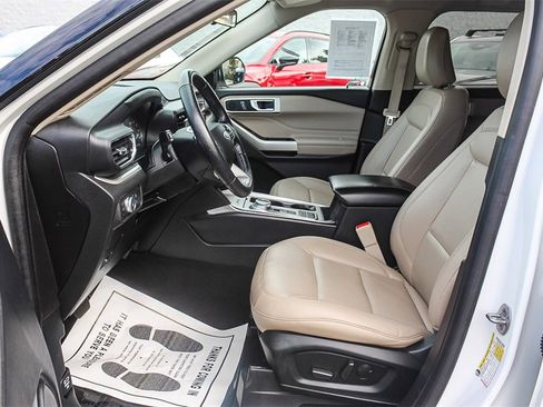 Used 2021 Ford Explorer XLT w/ Equipment Group 202A image 17