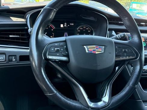 Used 2023 Cadillac XT6 Premium Luxury AWD/4WD image 14