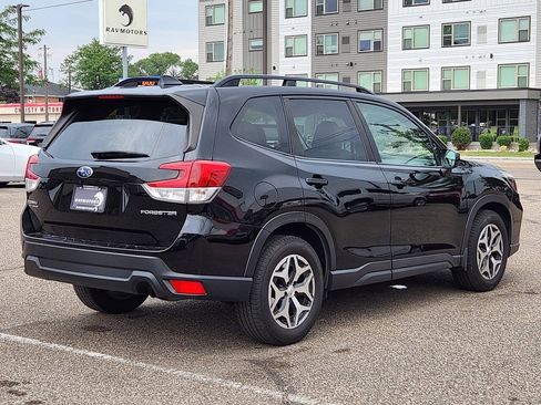 Used 2021 Subaru Forester Premium AWD/4WD image 9