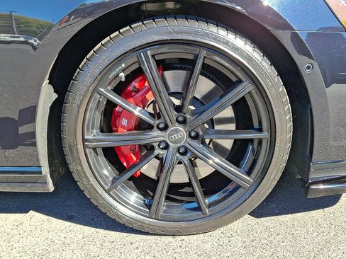 Used 2024 Audi S8 w/ S8 Comfort Plus Package image 7