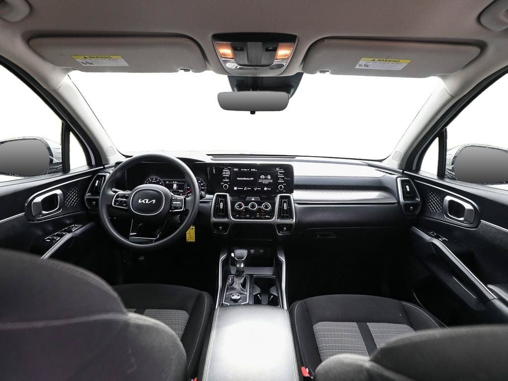 Used 2023 Kia Sorento LX FWD image 25