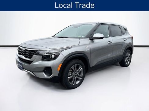 Certified 2023 Kia Seltos LX image 3