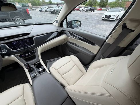 Used 2020 Cadillac XT6 Premium Luxury AWD/4WD image 32