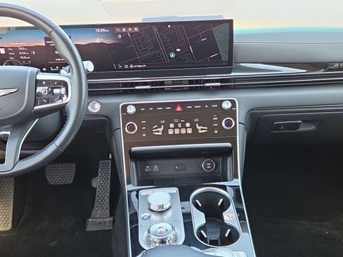 Certified 2025 Genesis GV80 2.5T Standard AWD/4WD image 20