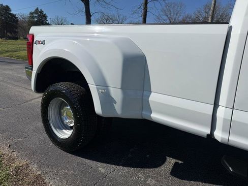 Used 2020 Ford F350 XL w/ Power Equipment Group image 11