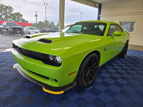 Used 2023 Dodge Challenger SRT Hellcat image 3