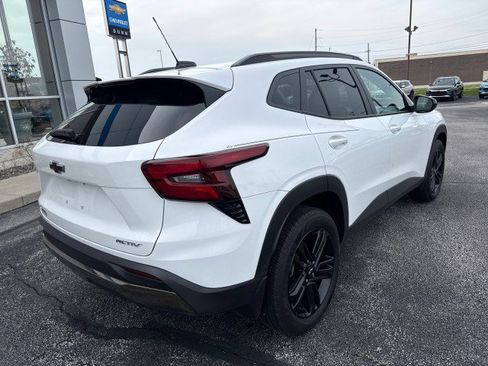 Used 2025 Chevrolet Trax ACTIV w/ Driver Confidence Package image 3