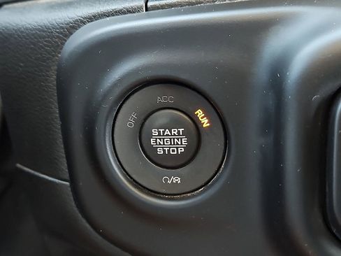 Used 2021 Jeep Gladiator Sport AWD/4WD image 24