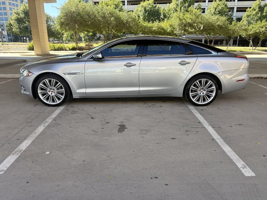 Used 2014 Jaguar XJ L Portfolio RWD image 10