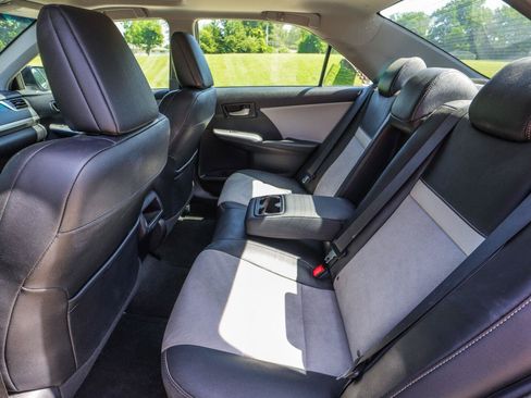 Used 2012 Toyota Camry SE w/ Leather Pkg FWD image 34