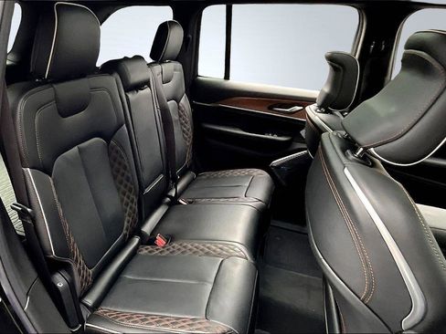 New 2025 Jeep Grand Cherokee Summit image 10