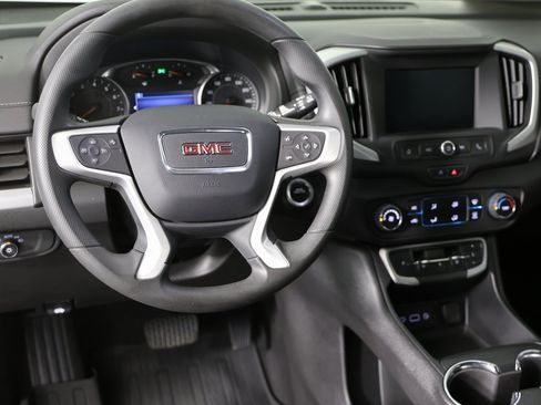 Used 2023 GMC Terrain SLE image 10