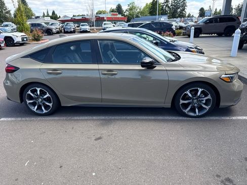 Used 2025 Honda Civic Sport Touring image 4