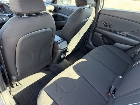 Used 2025 Hyundai Elantra Sport image 19