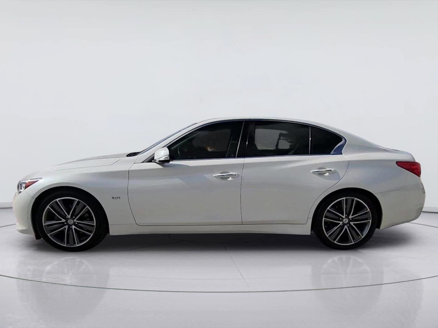 Used 2016 INFINITI Q50 3.0t Premium w/ Driver Assistance Package RWD image 5